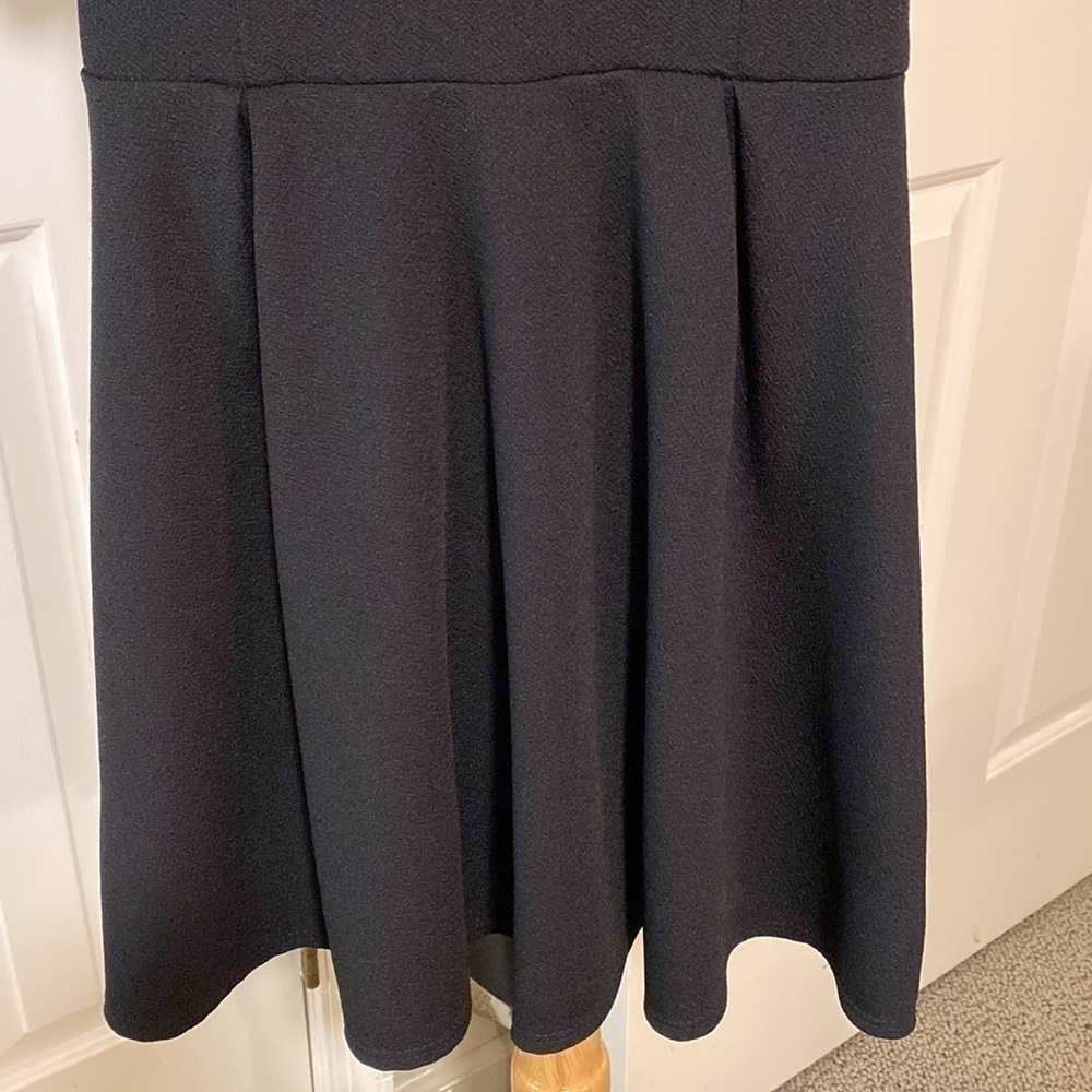 Cold Shoulder Dress - Picture 4 of 7